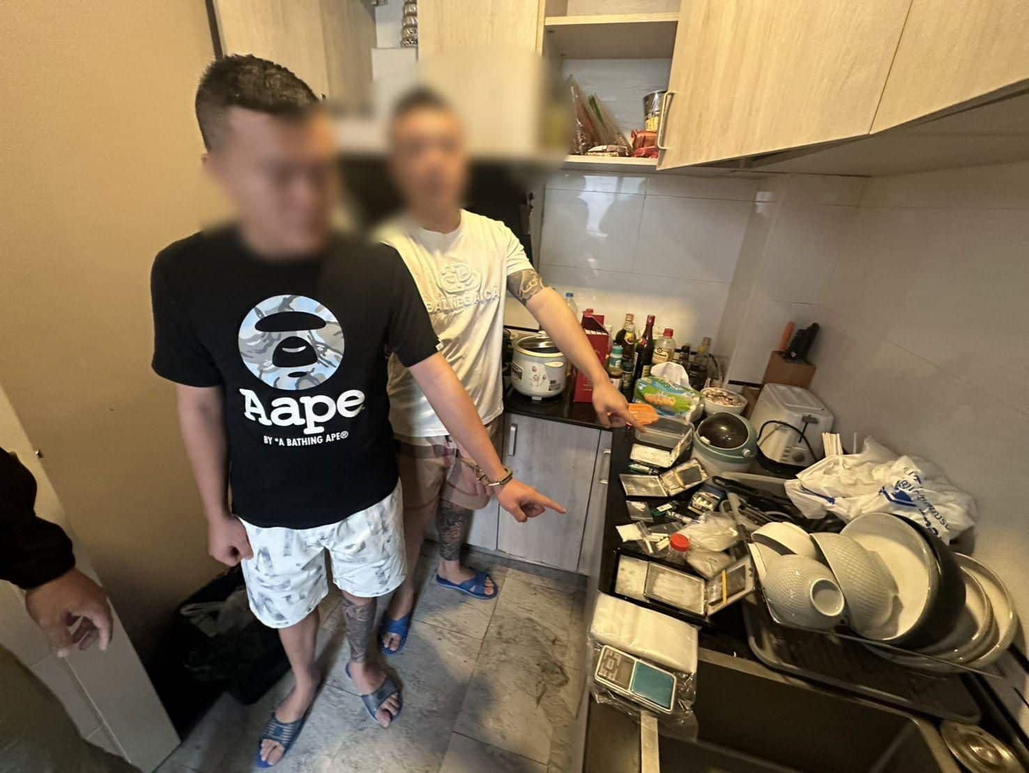 Taiwanese men caught with ketamine, gas stash in Pattaya raid | News by Thaiger