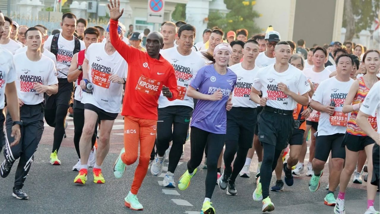 Eliud Kipchoge running in the Amazing Thailand Bangkok marathon 2024 | Photo taken from MCOT website
