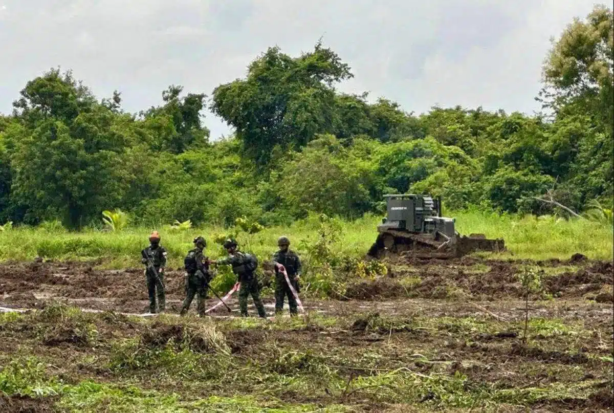Thai army finds anti-tank mine in Sa Kaeo border area | News by Thaiger