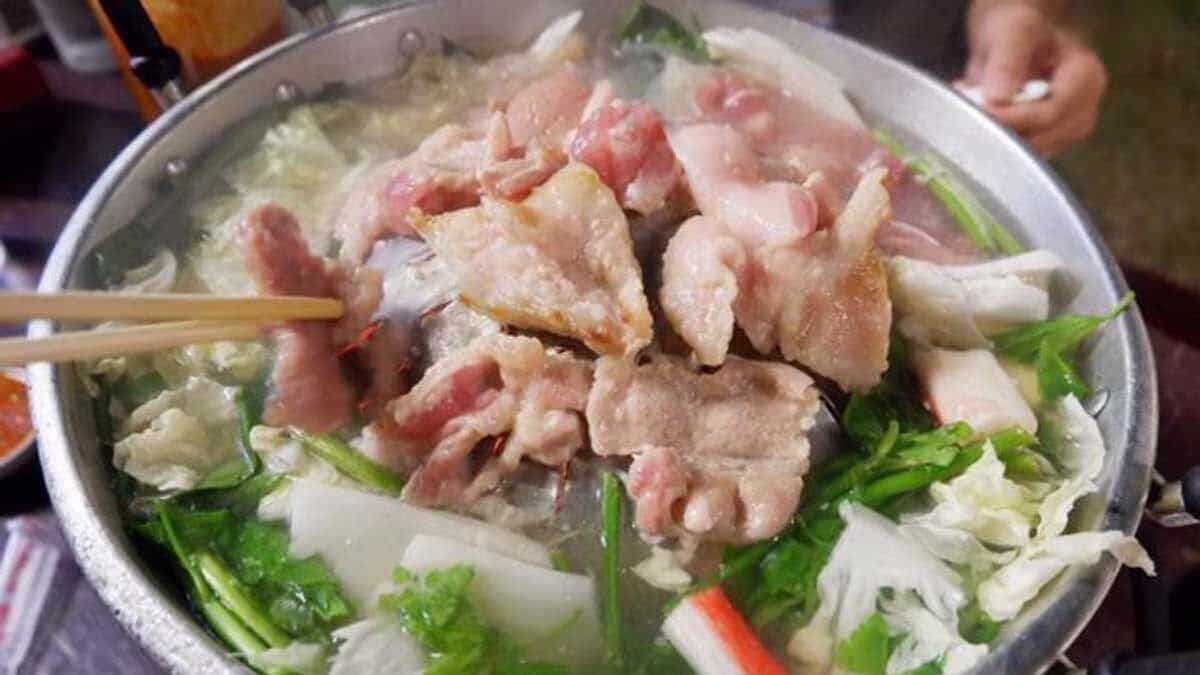 Jellyfish barbecue leaves five in hospital in Samut Prakan | Thaiger