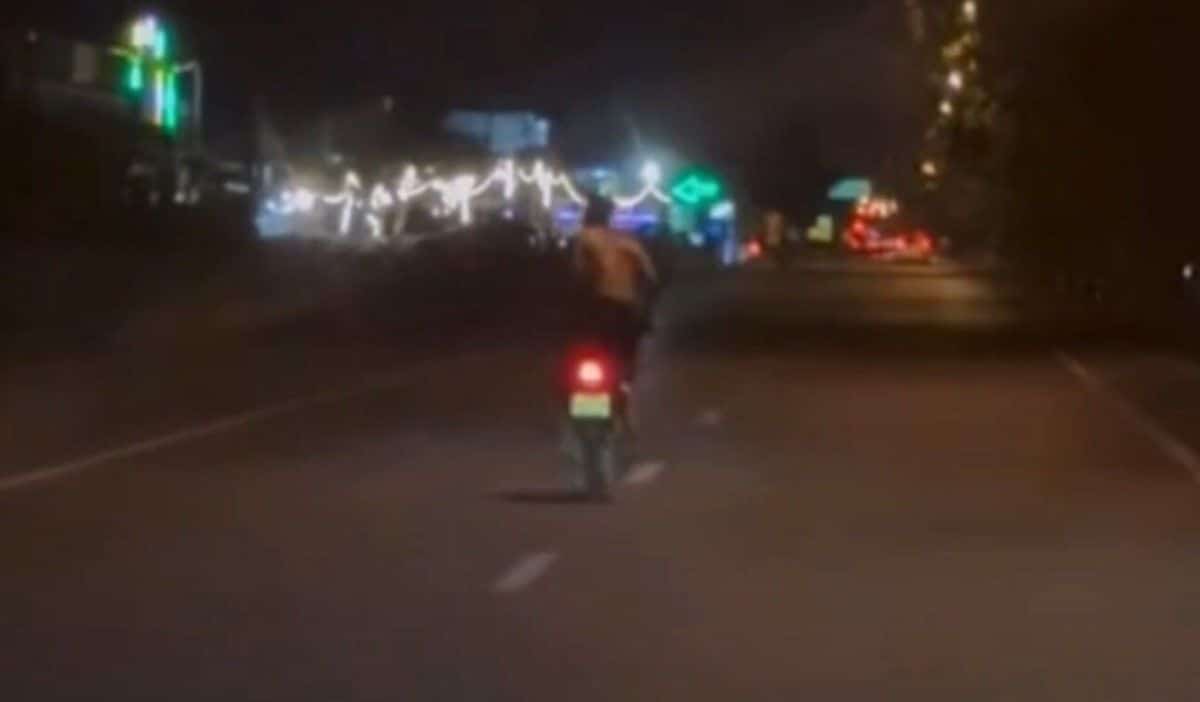 Police search for man who stole motorbike and damaged shops in Phatthalung | News by Thaiger