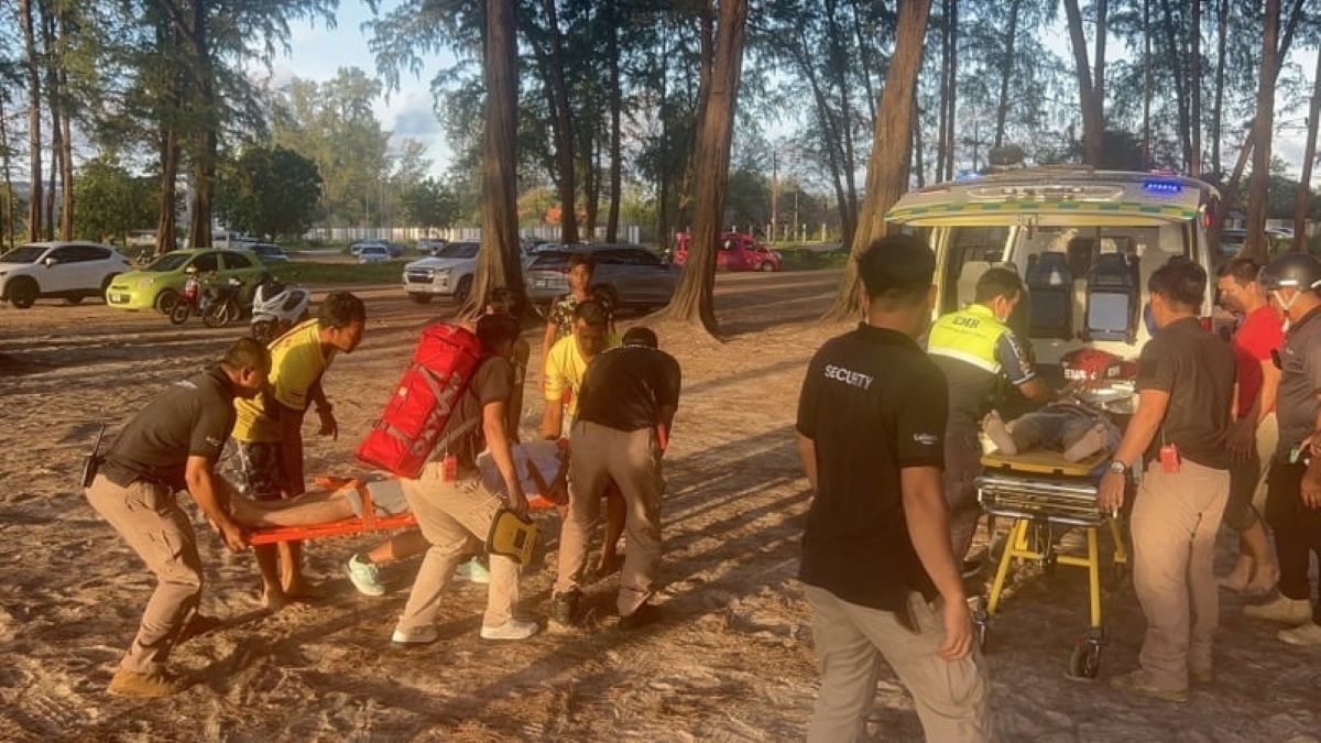 Phatthalung student drowns at Bang Tao Beach in Phuket | News by Thaiger