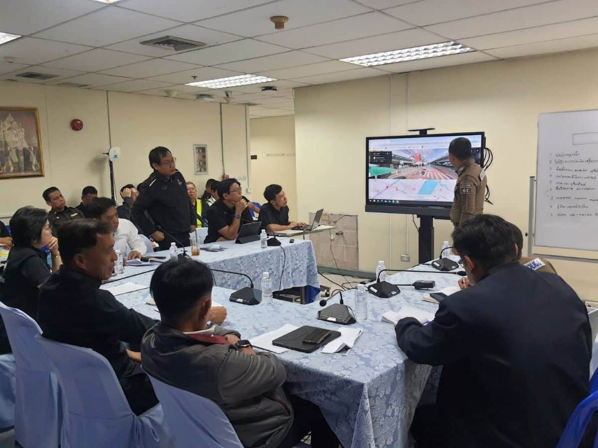 Major traffic jams hit Samsen Road as schools reopen in Bangkok | News by Thaiger