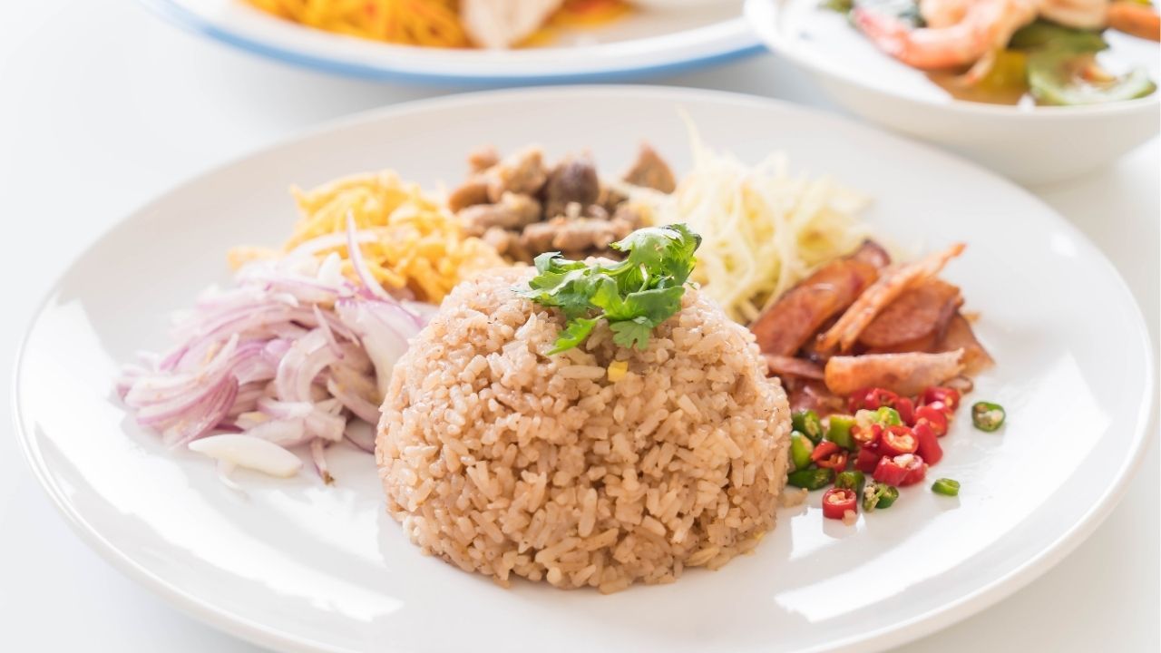 Shrimp paste fried rice | Photo by topntp26 taken Freepik