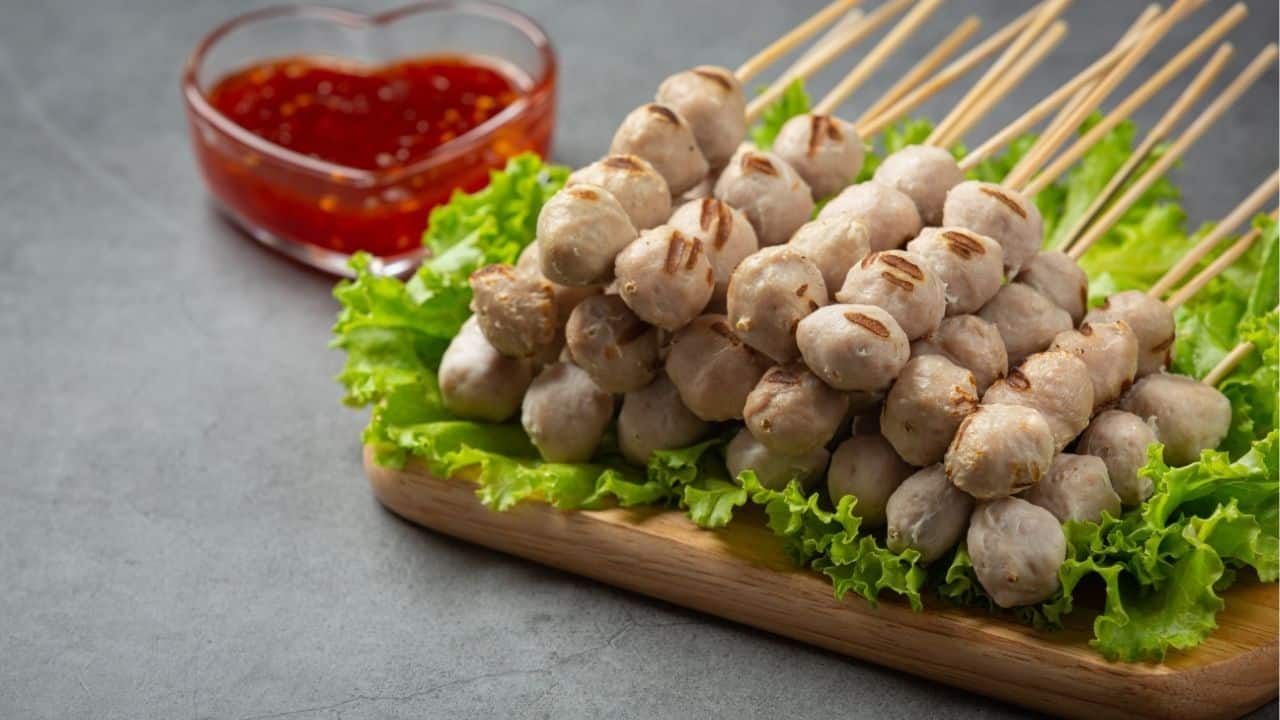 Grilled meatballs | Photo by jcomp taken from Freepik