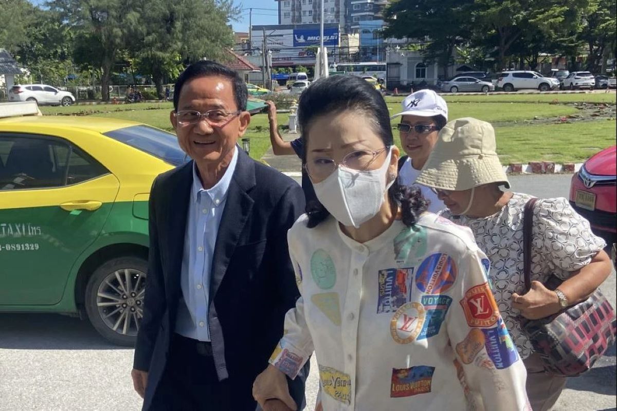 Thaksin gets visit from sister and ex-PM Somchai at Klong Prem Prison | News by Thaiger