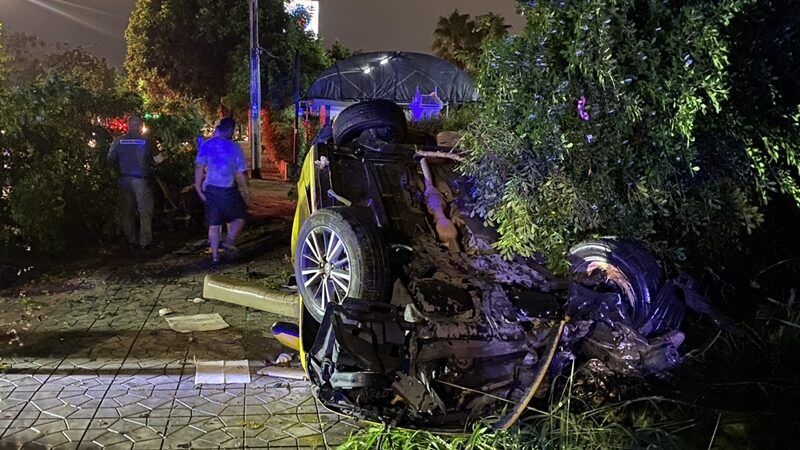 Blackout behind the wheel kills Bangkok taxi driver in crash | News by Thaiger