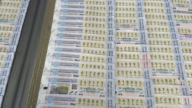 Lottery fever: Chiang Mai punters scramble for lucky numbers | News by Thaiger