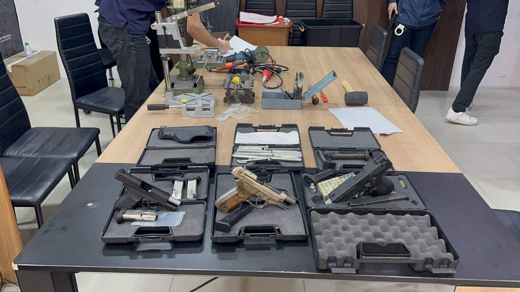 Pattaya man arrested for turning blank guns into live weapons | News by Thaiger