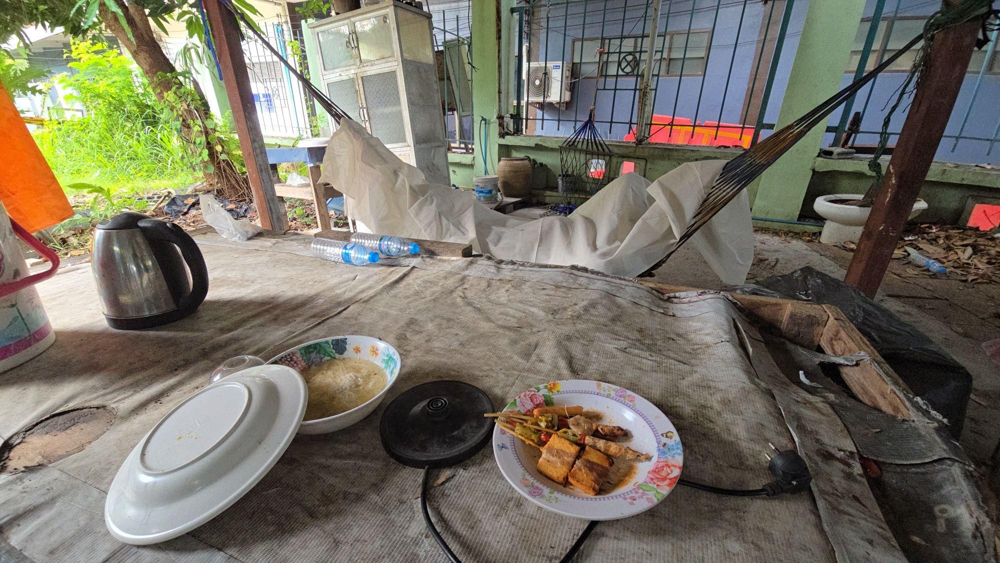 Chon Buri worker dies on hammock after booze row with wife | News by Thaiger