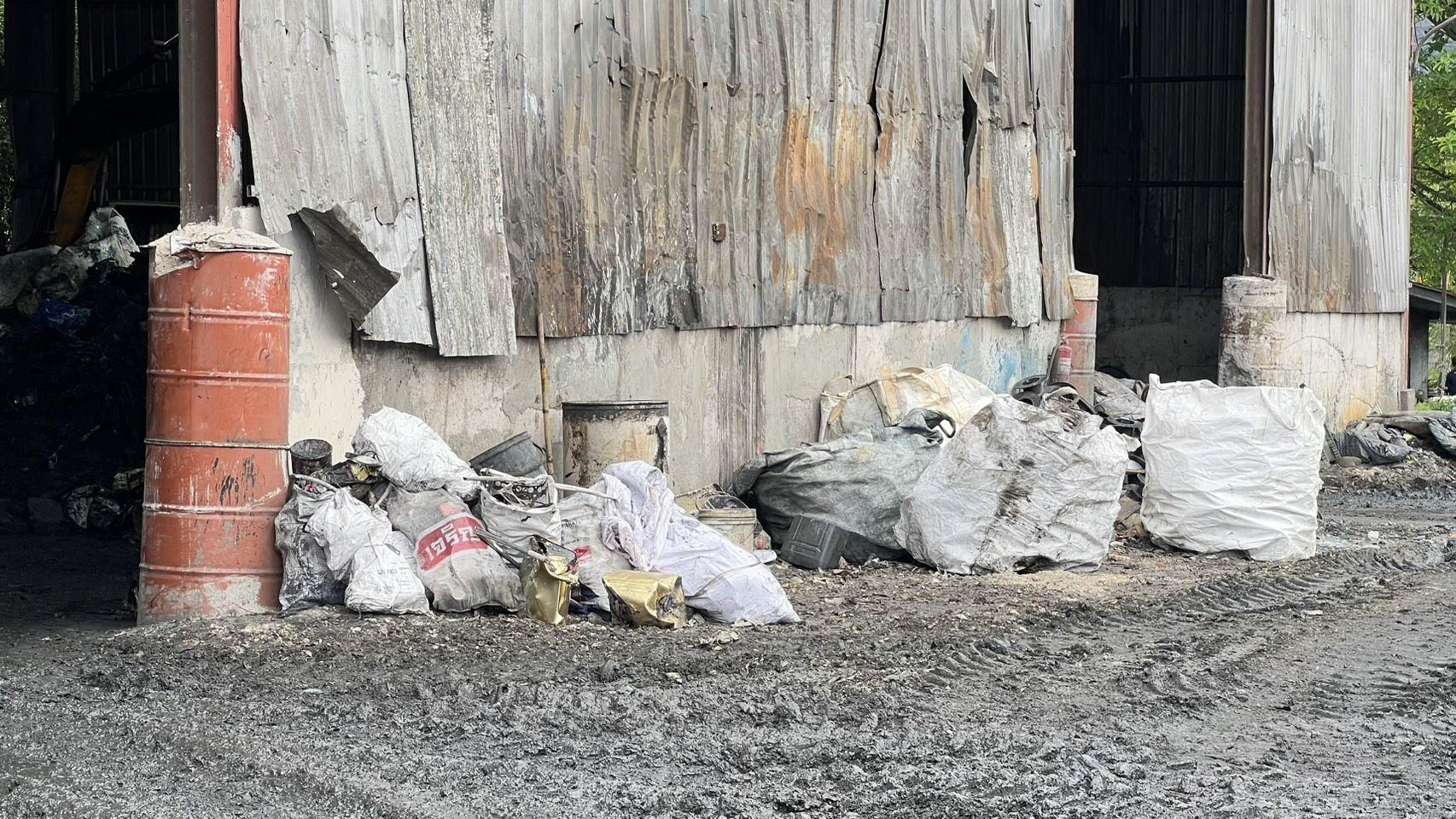 Officials raid Chon Buri plant over foul stench complaints | News by Thaiger