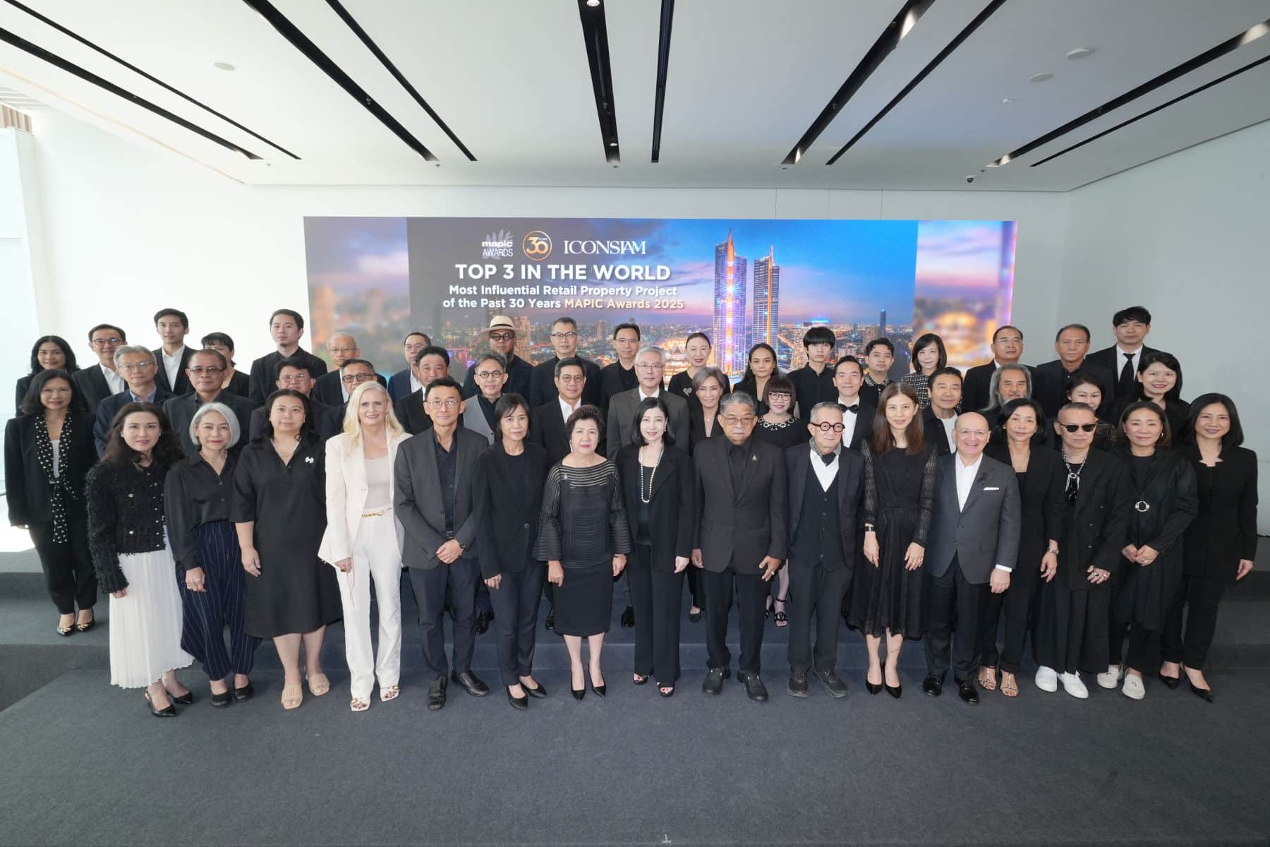 The award highlights ICONSIAM's innovative approach to retail and urban development in Thailand.