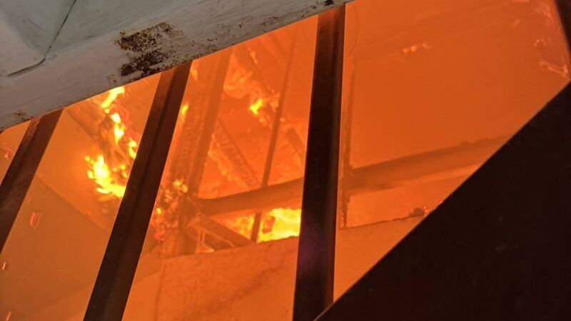 Bangkok fire in commercial building injures familly of 4 | News by Thaiger