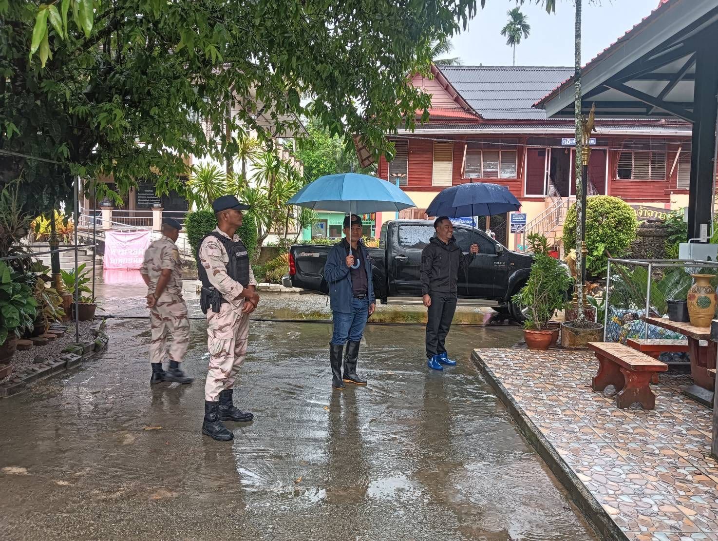 Songkhla underwater as floods swamp 18,000 homes | News by Thaiger