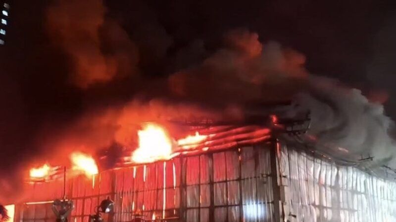 Bangkok warehouse erupts in fireball and explosions overnight | News by Thaiger