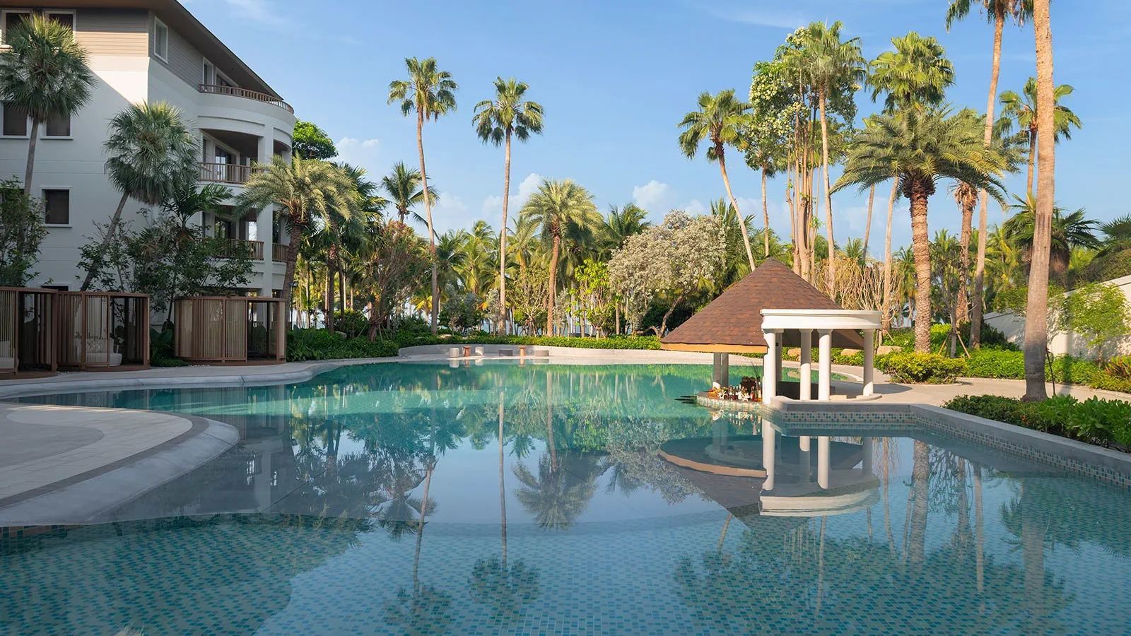 Amari Bangsaen provides reliable Wi-Fi, ideal for video calls and remote work.