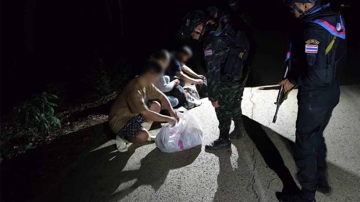 Chinese national arrested in Sa Kaeo with 1,000 SIM cards | Thaiger