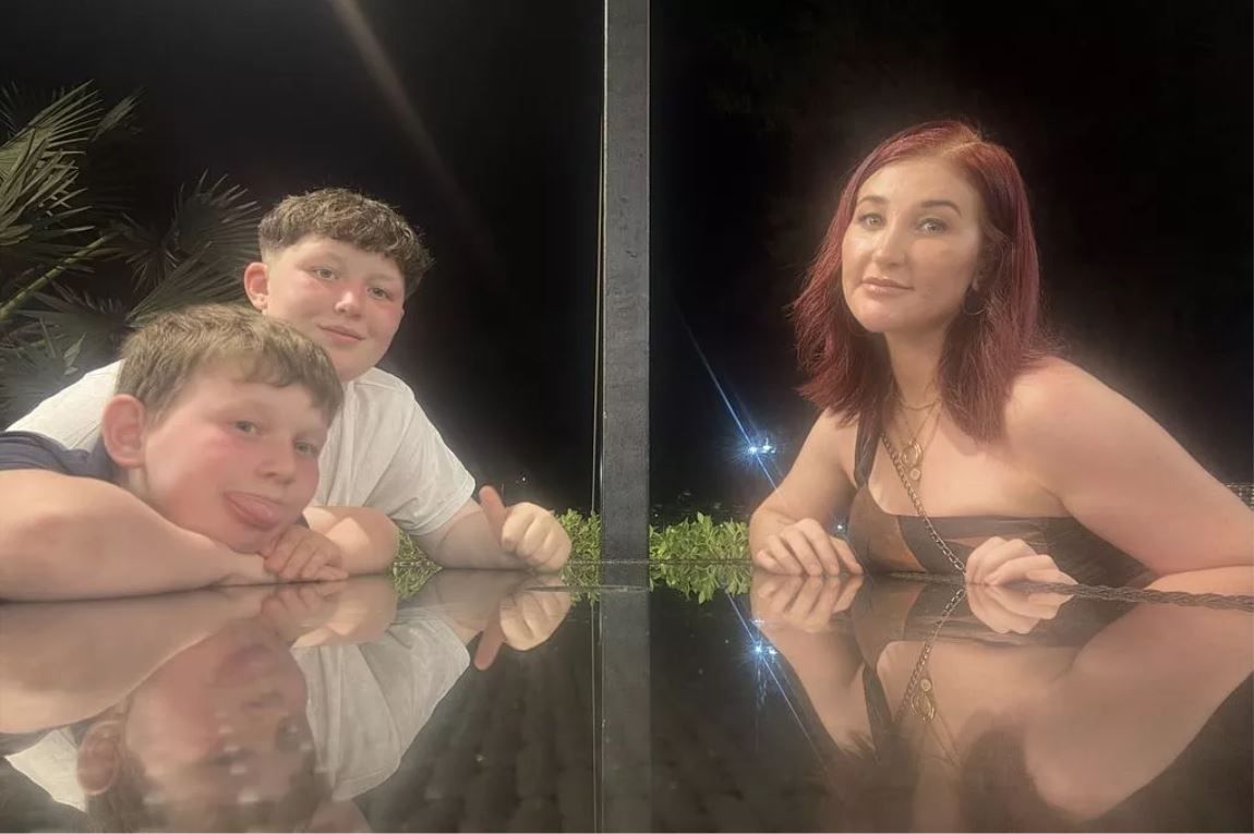 UK mum’s Thailand trip ruined over son’s passport sticker mark | News by Thaiger