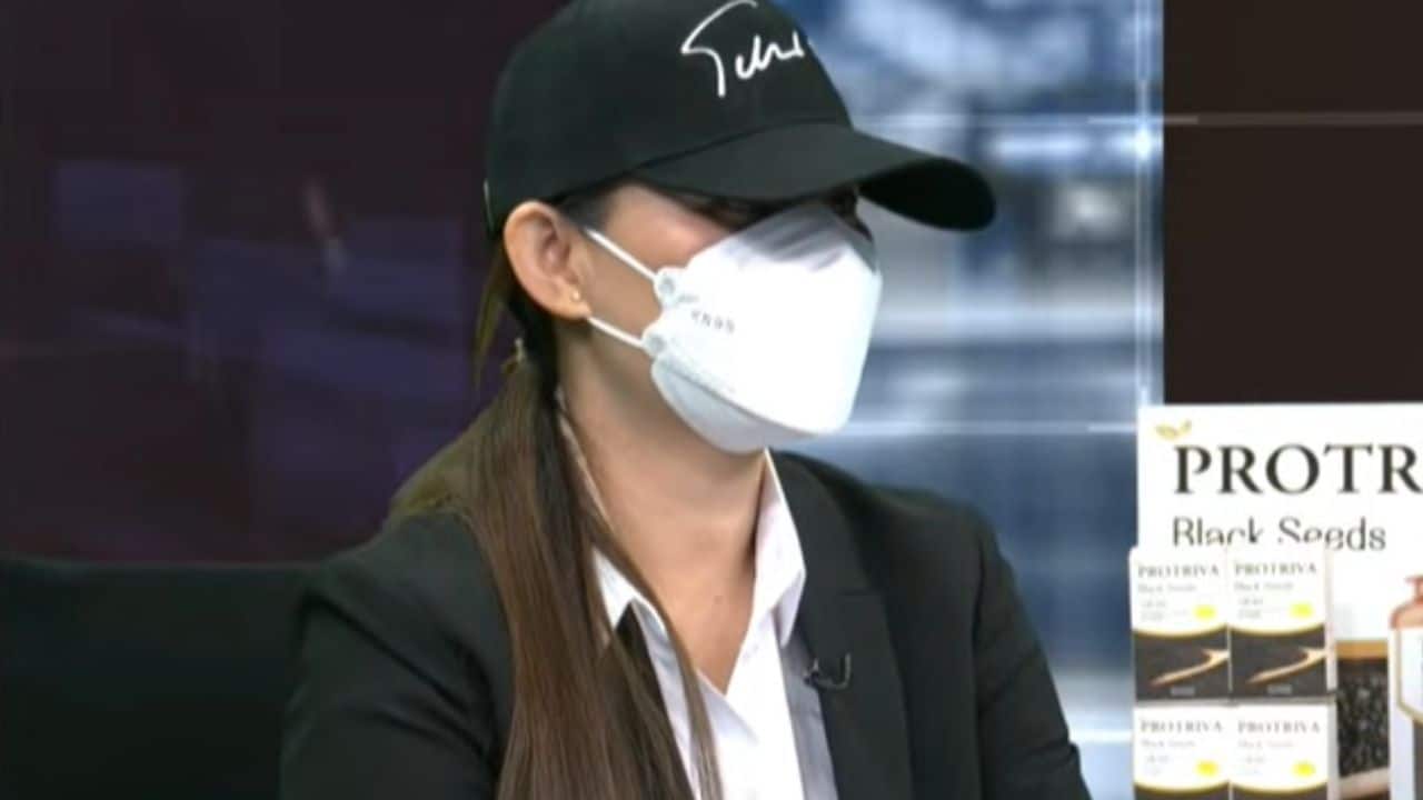 Thai woman reveals husband's affair with public