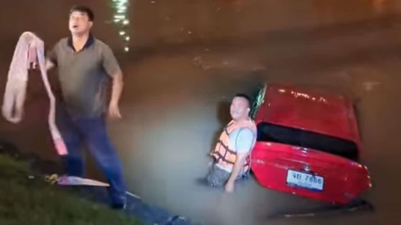 Kenyan drives sedan into Chiang Mai moat