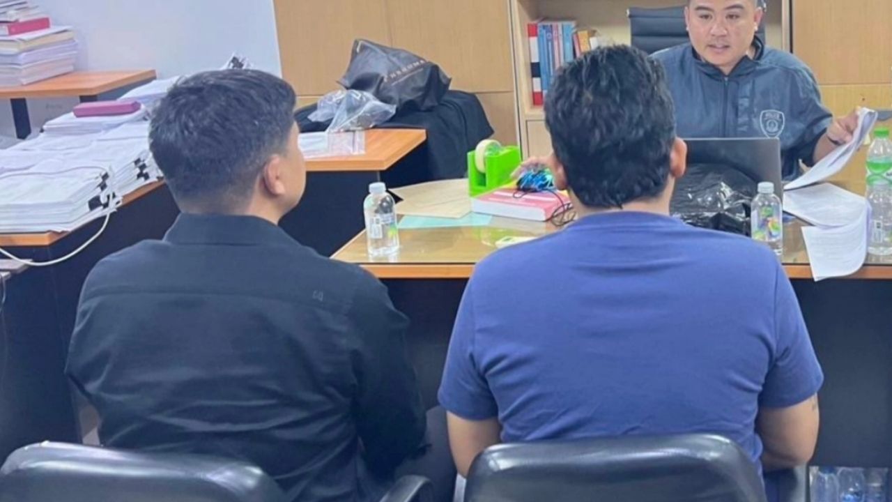 Rescuers fight over accident cases in Lat Phrao, Bangkok