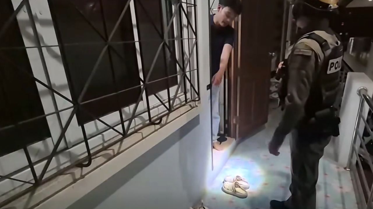 Key hidden in shoes led woman to lose life saving