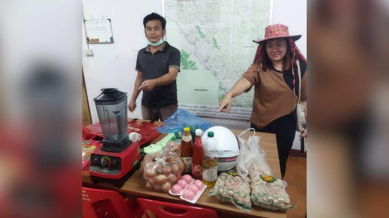 Thai male teacher steals from grocery store