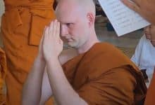 Austrian man joins monkhood in Kalasin to honour Queen Mother | Thaiger