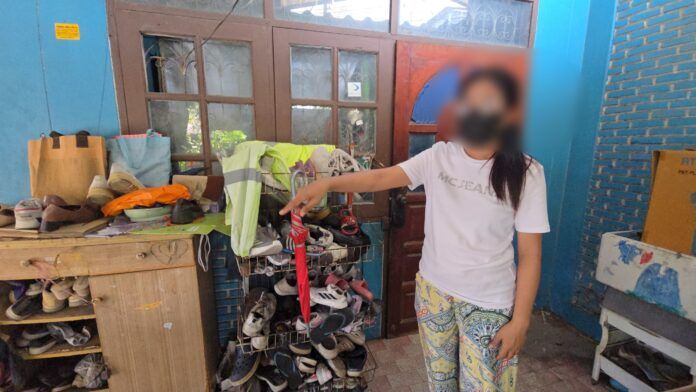 Pervert on a bike stalks woman in Sri Racha neighbourhood | News by Thaiger