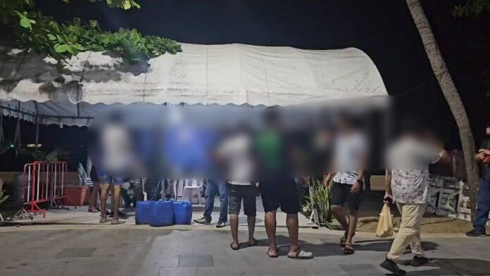 Indian tourist's gold necklace swiped in Pattaya hug scam | News by Thaiger