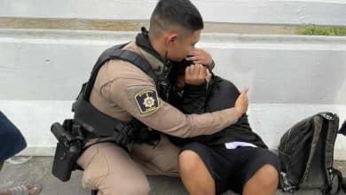 Police rescue teenage boy from suicide attempt on Ayutthaya bridge | Thaiger