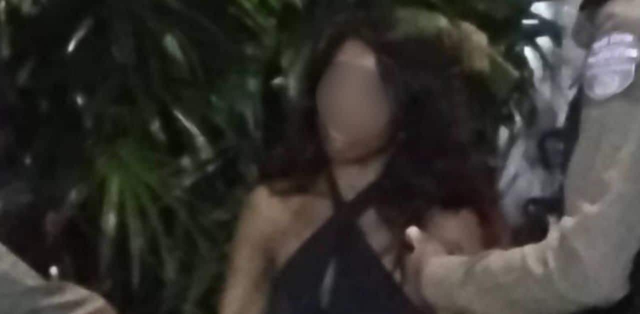 Foreign woman blocks traffic in Bangkok reunited with family in the US