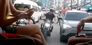 Foreign motorcyclist flees after crashing into 3 vehicles in Phuket | Thaiger