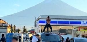 Thai YouTuber under fire for dancing on car at Mount Fuji photo spot | Thaiger