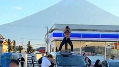 Thai YouTuber under fire for dancing on car at Mount Fuji photo spot | Thaiger