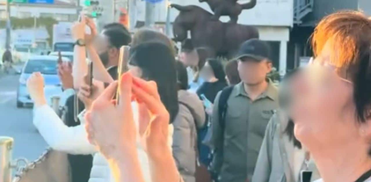 Thai YouTuber condemned for dancing on car roof in Japan