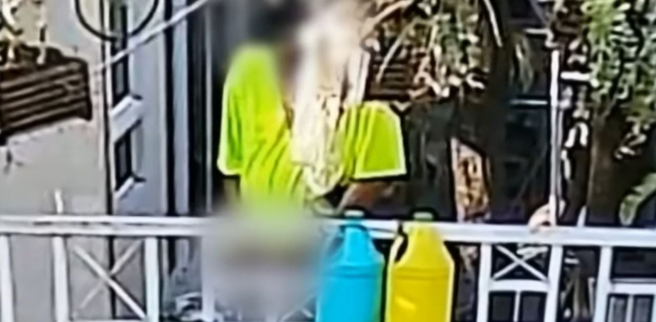 Пенсионированный полицейский из Таиланда угрожает, преследует и демонстрирует себя соседям