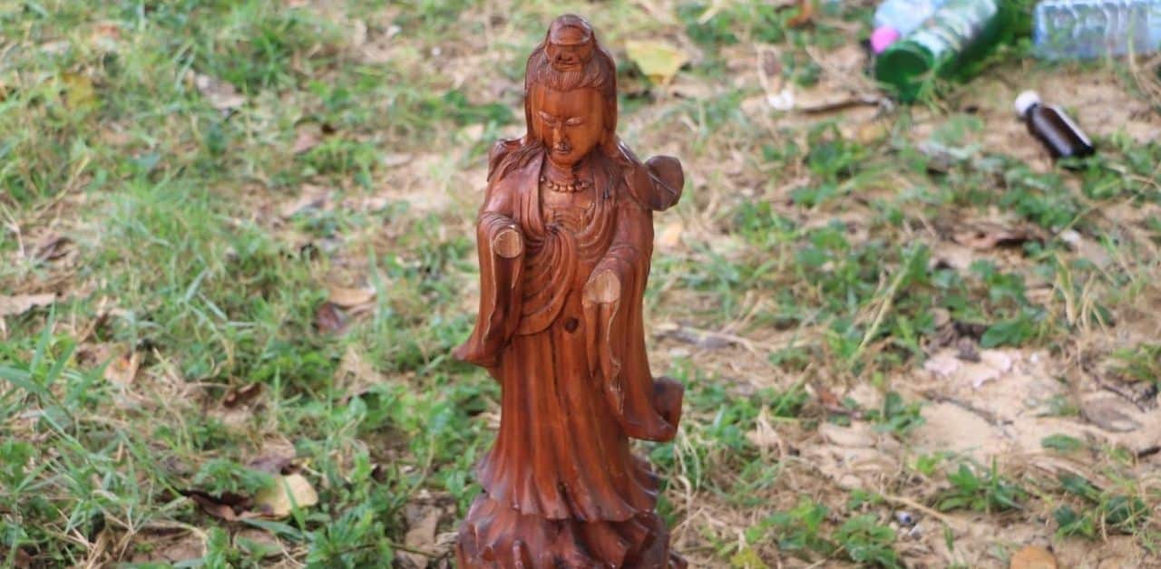 Thai man body holds Guan Yin statue in suspected suicide