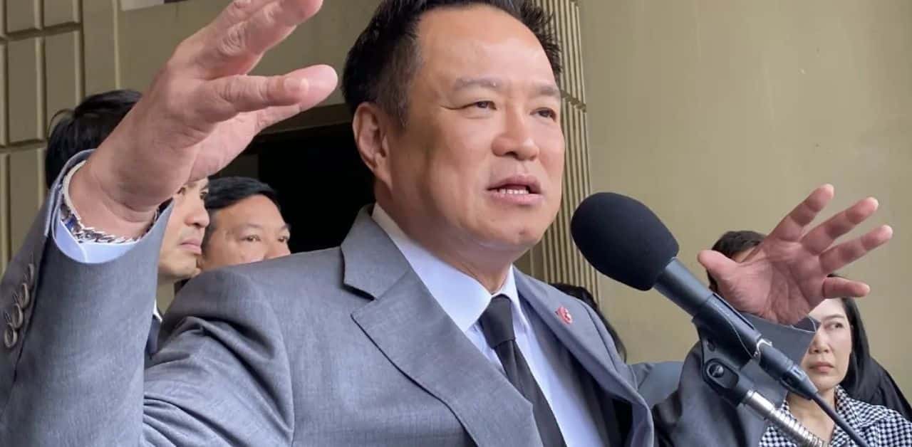 Anutin speaks about floods in Hat Yai Songkhla