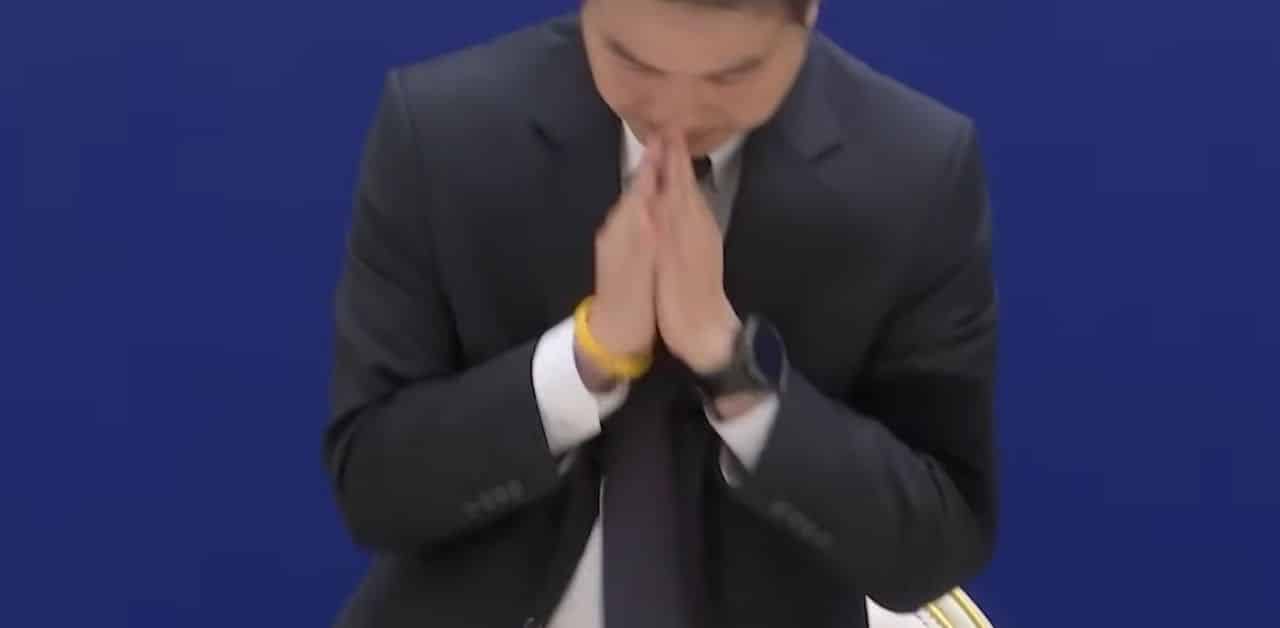 Paradon walks out of press conference