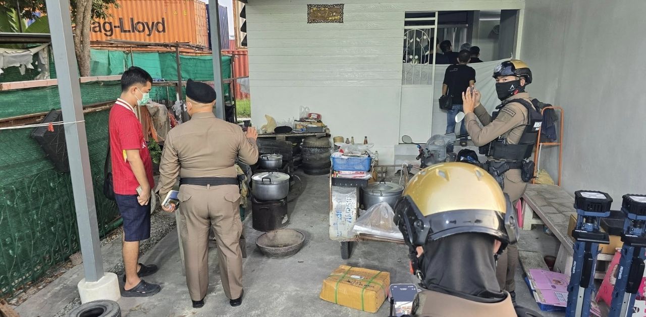 Police suspect murder-suicide after family of 5 found dead in Chon Buri | Thaiger