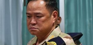 PM Anutin wipes tears while comforting soldiers injured in border landmine | Thaiger