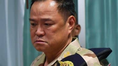 PM Anutin wipes tears while comforting soldiers injured in border landmine | Thaiger