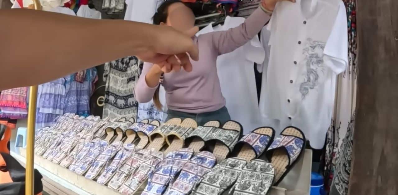 South Korean YouTuber overcharged at Damnoen Saduak Floating Market