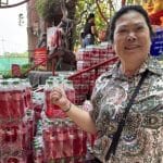 Ayutthaya businesswoman offers red drinks for lottery luck | Thaiger