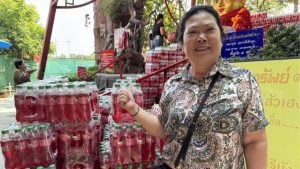 Ayutthaya businesswoman offers red drinks for lottery luck | Thaiger