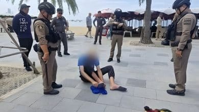 Knife-wielding tourist arrested after Pattaya Beach scare | Thaiger