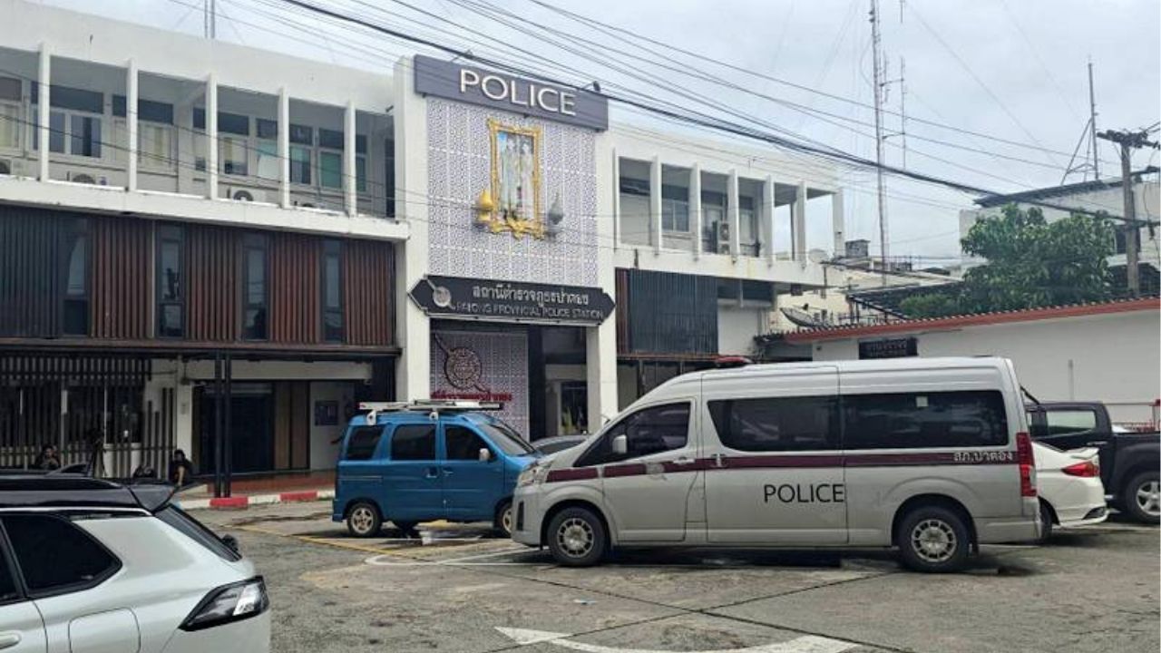 Tuk tuk driver killed in Patong knife fight over passengers | Thaiger