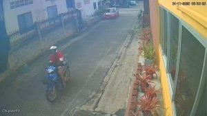 Pervert on a bike stalks woman in Sri Racha neighbourhood | Thaiger