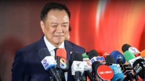 Anutin brushes off Hun Sen’s 500-year border closure jibe | Thaiger